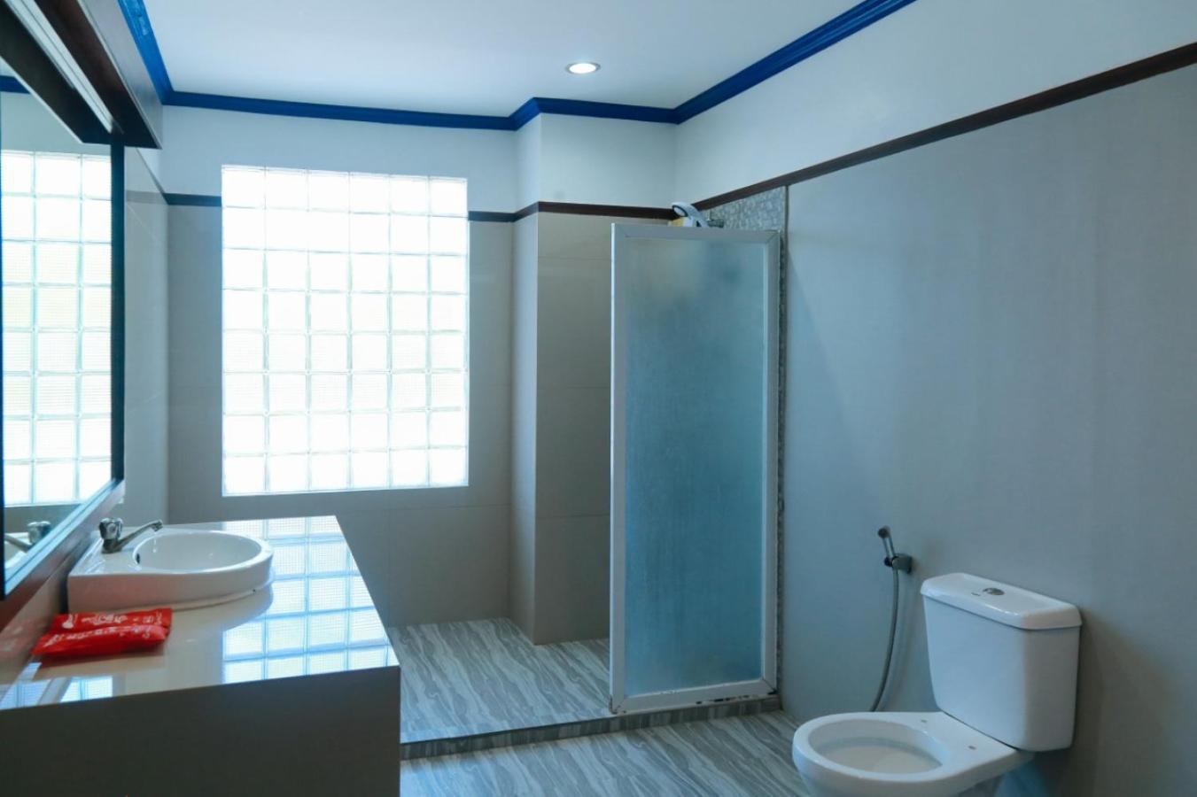 Reddoorz Plus @ Castle Chateau Iloilo Camera foto